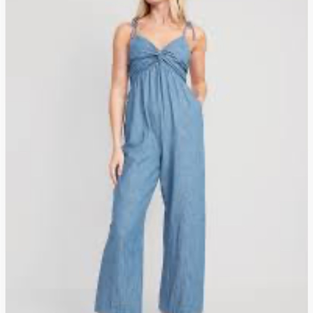 Old Navy NWT L Chambray Jumpsuit